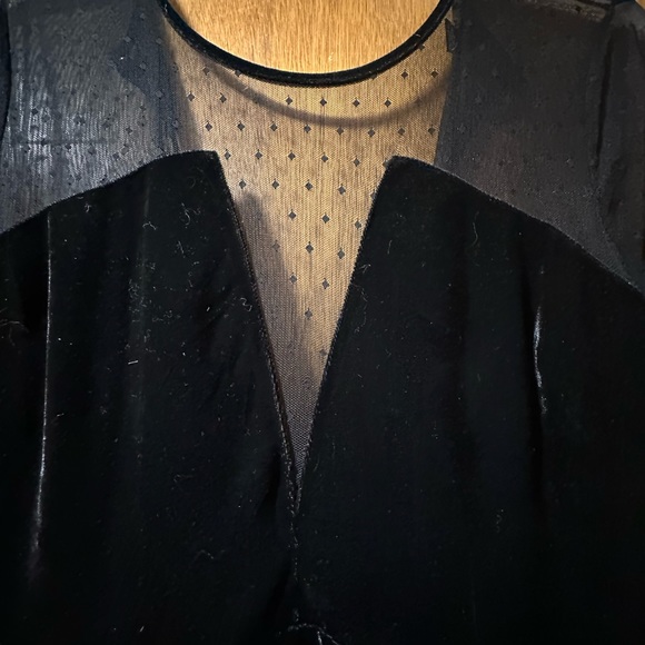 Formal velour dress - Picture 2 of 9